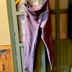 Womens small workout/running tights with phone pockets in lavender